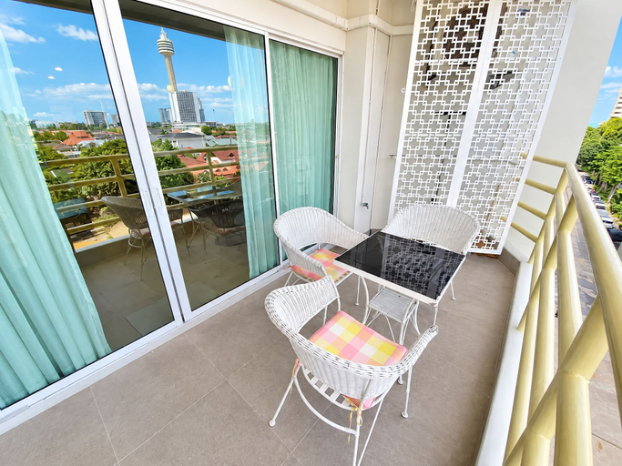 Others 2, Minutes From the Beach Apartment in Pattaya, Pattaya