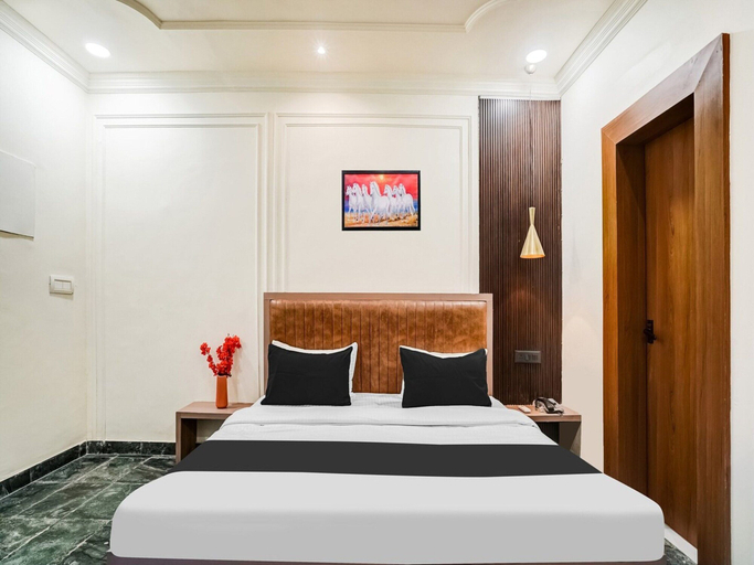 Others 4, Classic With Balcony OYO Ratan Lal Nagar, Kanpur Nagar