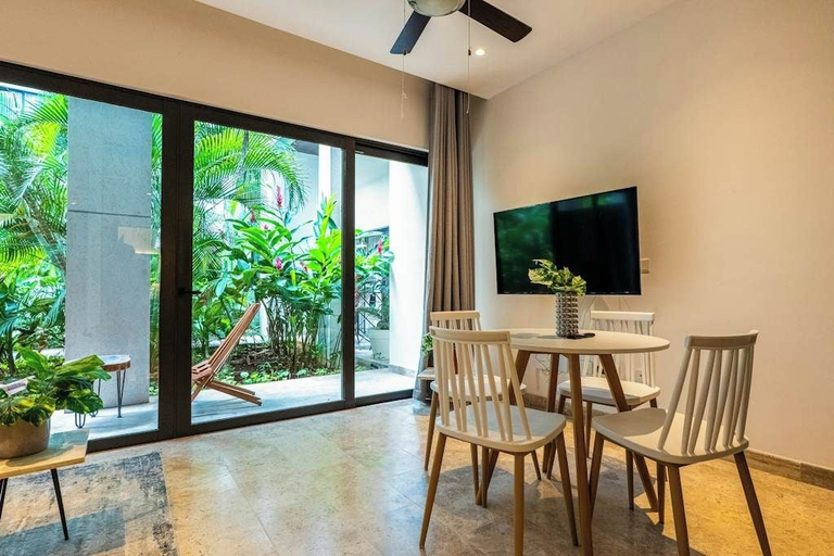 Others 2, Modern 1BR Condo - Rooftop Pool & Gym, Cozumel
