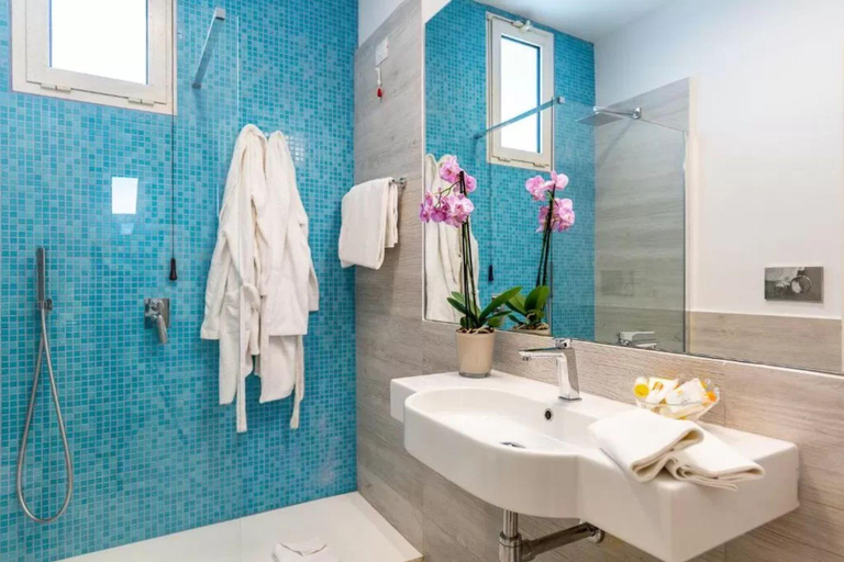 Bathroom 4, Hotel Flamingo, Cagliari