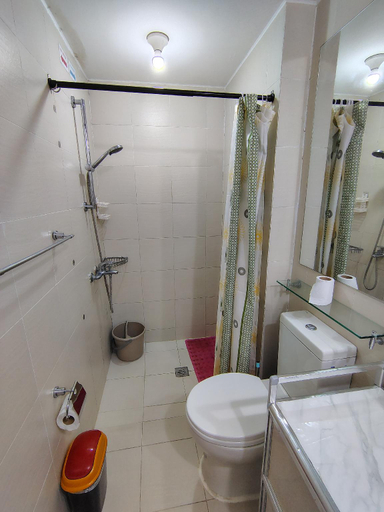 Bathroom 4, Pampanga Staycation @Azure North, Sky Ranch & Arayat View, San Fernando City