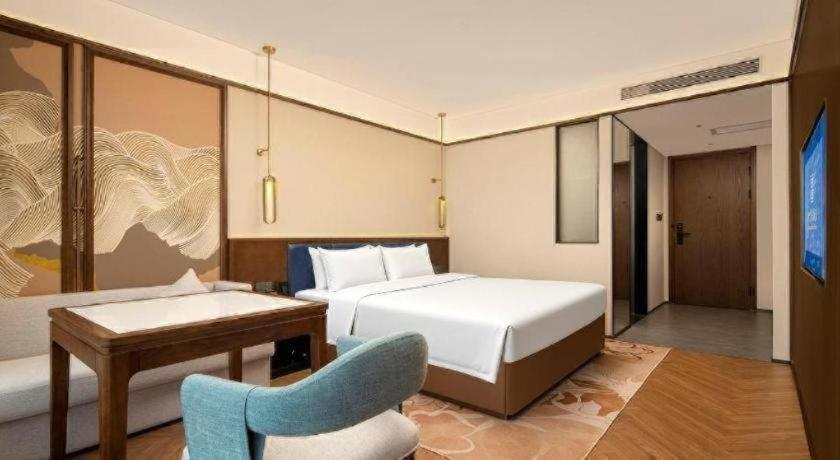 Bedroom 2, Broadcasting Tower Beijing Hotel, Beijing