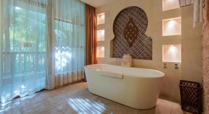 Bathroom, Sanya Haitang Bay Nantian Hot Spring Resort, Sanya