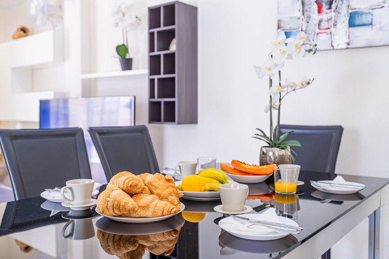 Food & Drinks 4, Cozy villa in Madronal de Fanabe with large private pool, Santa Cruz de Tenerife