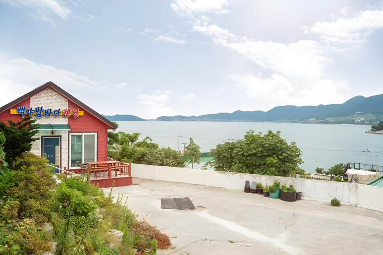 Others 3, Yeosu baekya bambada pension, Yeosu