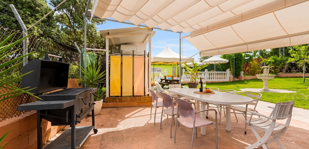 Others 5, Spacious Villa in Guillena with Garden and Private Pool, Sevilla