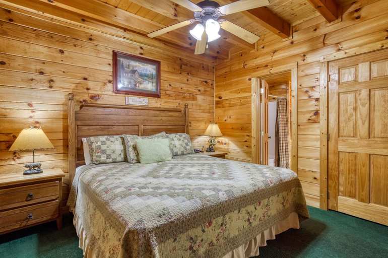 Bedroom 2, License to Chill, Sevier