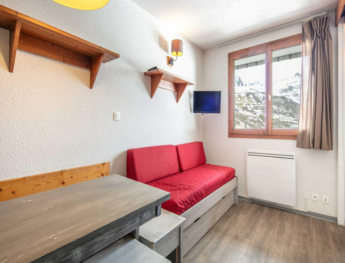 Others 5, Cozy Hideaway With Mountain Vistas, Savoie