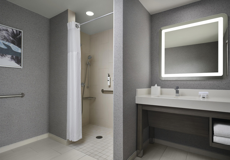 Bathroom 5, Hilton Garden Inn San Diego Downtown/Bayside, San Diego