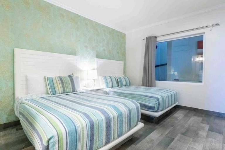 Others 3, Beachfront Condo With Pool, Balcony & Wifi, Cozumel