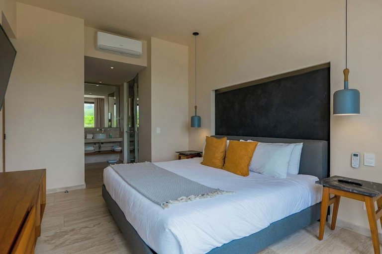Others 2, Beachfront 2BR Rooftop Pool Playa, Cozumel