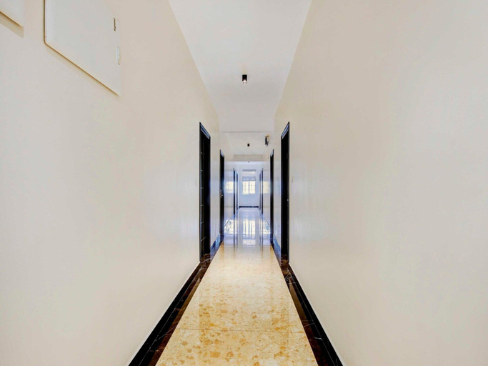 Others 4, Super Collection O Royal Elevar, Bangalore