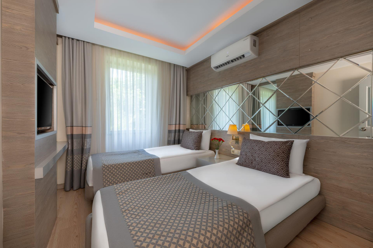 Bedroom 2, Hotel Turan Prince, Manavgat