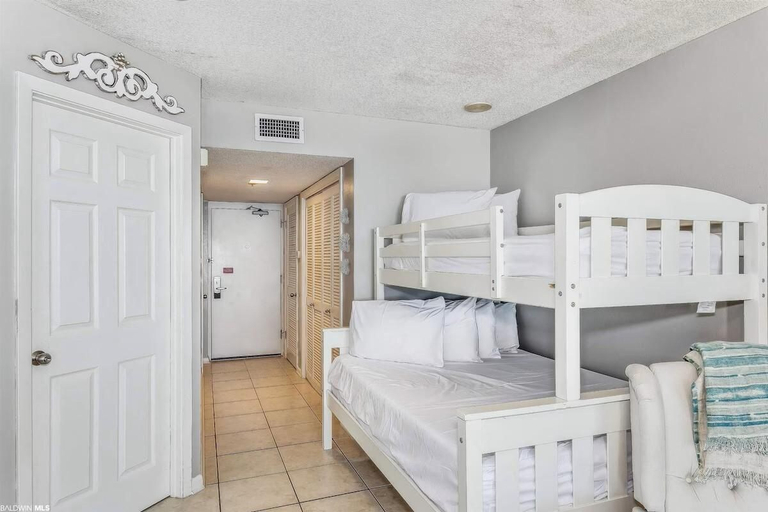 Bedroom 2, Phoenix East II 2092, Baldwin