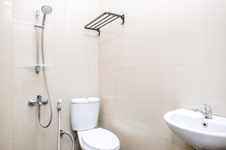 Bathroom 4, RedDoorz near Moro Mall Purwokerto 2, Banyumas