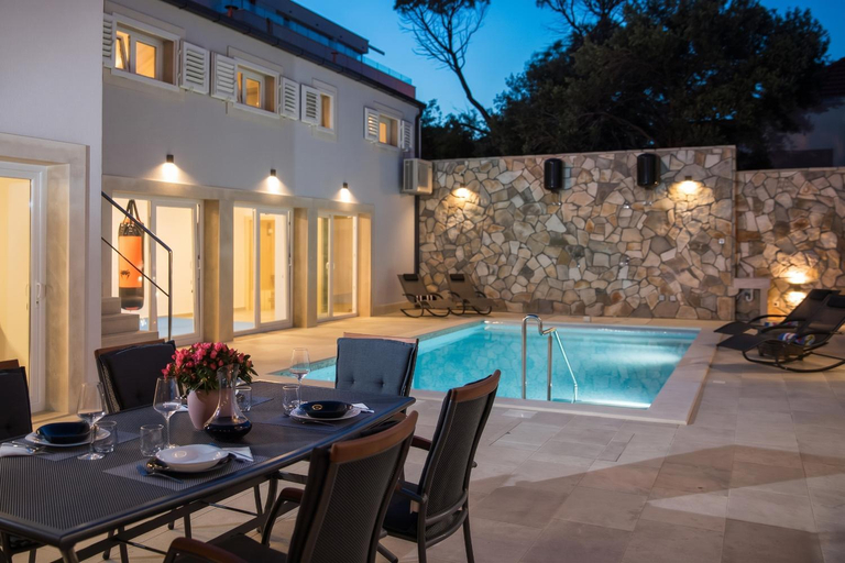 Sport & Beauty 3, Spacious Villa with Private Pool in Dubrovnik, Dubrovnik