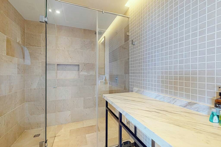Others 5, Modern Condo: Rooftop Pool, Gym, Walk to Beach, Cozumel