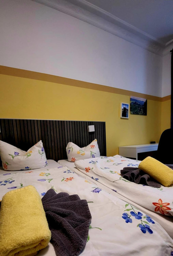 Bedroom 4, Kolo 77, Berlin