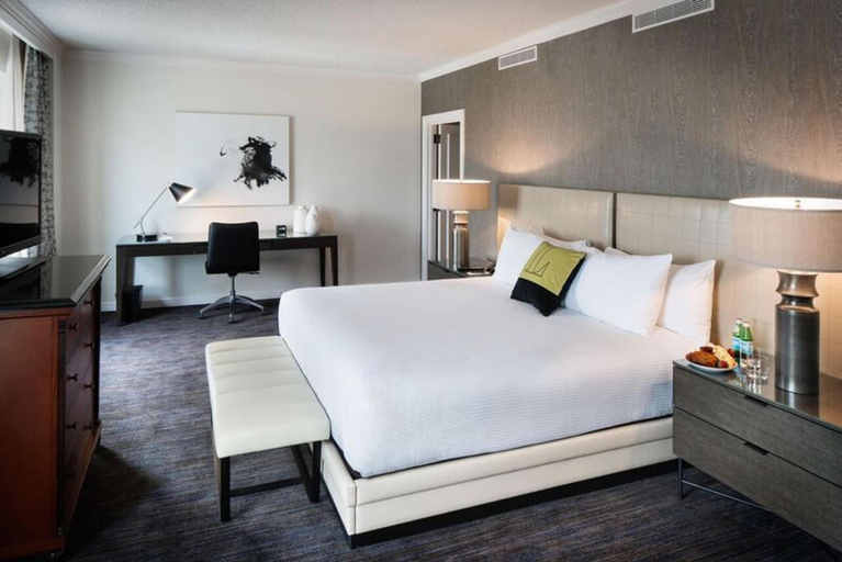 Bedroom 4, The Logan Philadelphia, Curio Collection by Hilton, Philadelphia