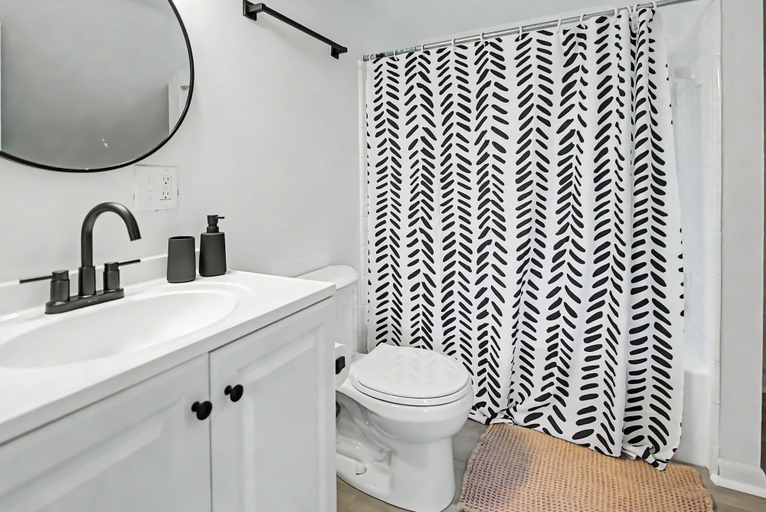 Others 2, Cincy 5BR Escape Zoo Xavier Sleeps 7, Cincinnati
