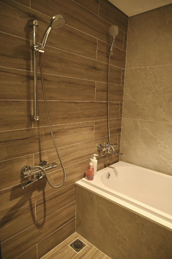 Bathroom 4, Onsen Landmark Luxury Apartments, Văn Giang
