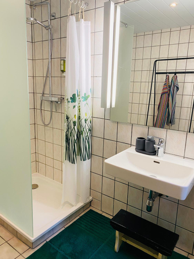 Bathroom 3, Jules&Jim Gastehaus, Linz