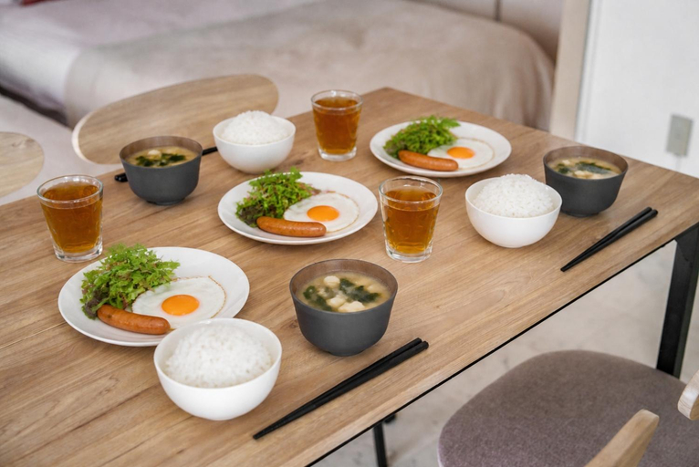 Food & Drinks 4, Jow 2, Sapporo