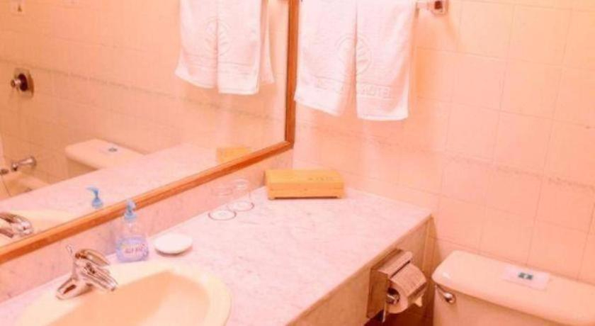 Bathroom 4, Wistaria Hotel Minhang Shanghai, Shanghai