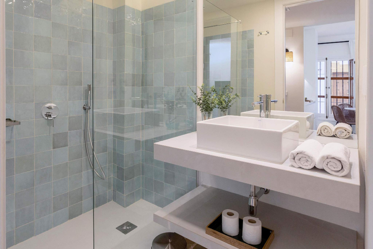 Bathroom 3, Bright apartment in Seville. Plaza Santa Cruz, Sevilla