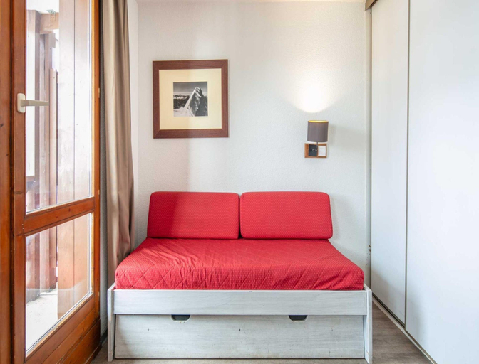 Others 2, Cozy Hideaway With Mountain Vistas, Savoie