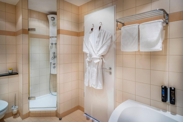 Bathroom 3, Hotel Frankfurt Messe Affiliated by Melia, Frankfurt am Main