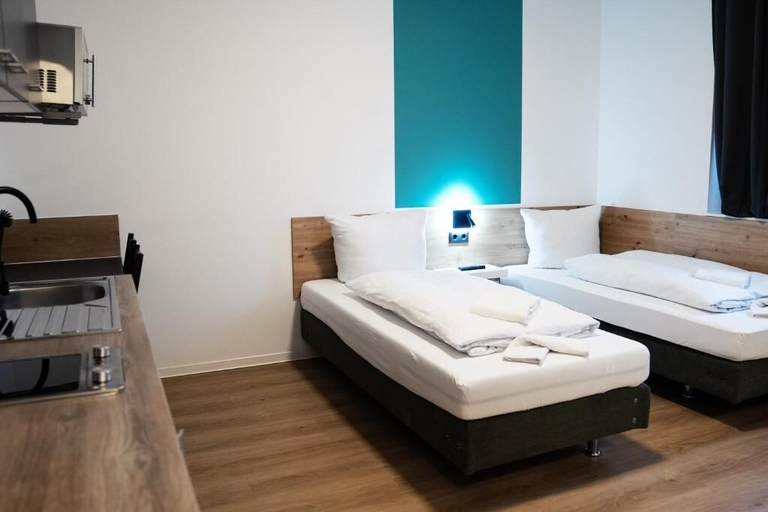 Others 4, Hive Apartments an der B6, Hildesheim