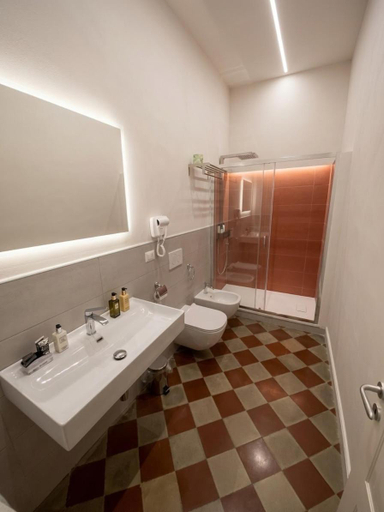 Bathroom, B&B Romeo Luxury Rooms, Catania