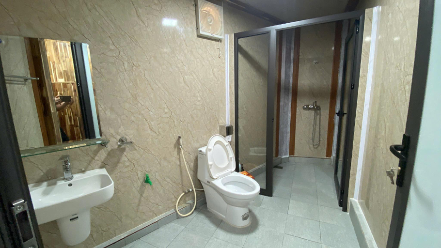 Bathroom, Homestay Nhà Của Mị ( Nghĩa Lộ, Yên Bái ), Nghĩa Lộ