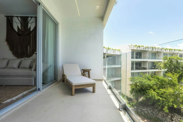 Others 4, Modern 2BR Condo: Pool View, Kitchen & Wifi, Cozumel