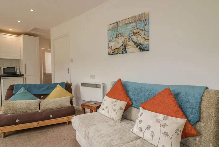 Others 4, Bungalow - Sleeps 2 - Parking, Cornwall