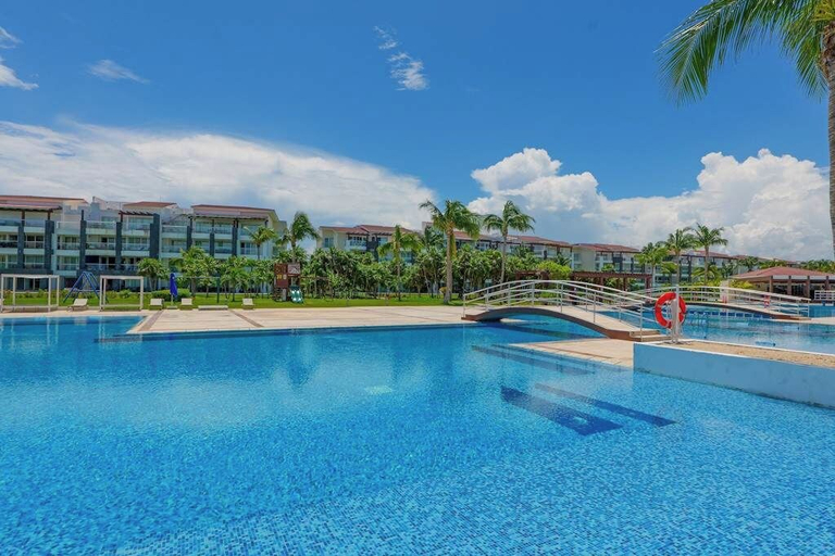 Others 5, Beachfront 2BR Condo w/ Private Pool & Beach, Cozumel