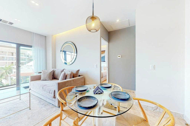 Others 2, Modern Condo: Rooftop Pool, Gym, Walk to Beach, Cozumel