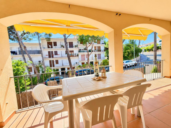Food & Drinks, Apartamento reformado a 1 minuto de la playa, Girona