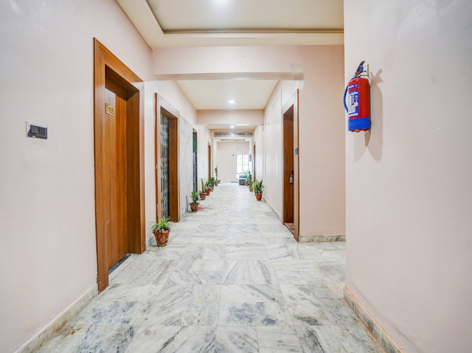 Others 2, Classic With Balcony OYO Ratan Lal Nagar, Kanpur Nagar