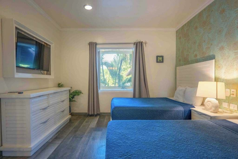 Others 5, Beachfront Condo With Pool, Balcony & Wifi, Cozumel