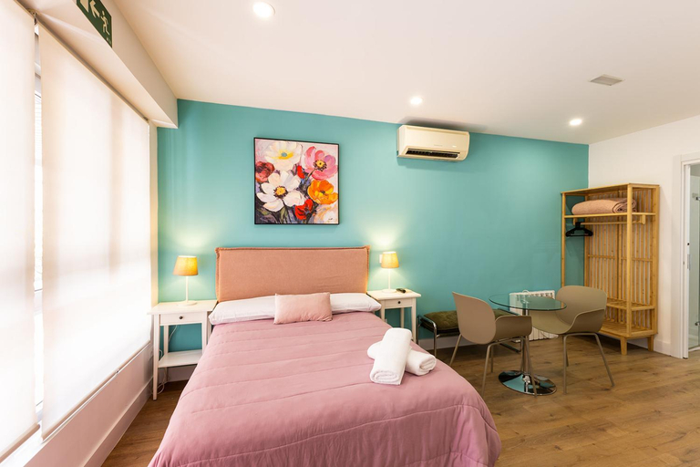 Bedroom, Moncloa room apartments, Madrid