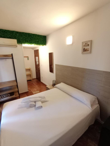 Bedroom 3, Hostal Nevot, Granada