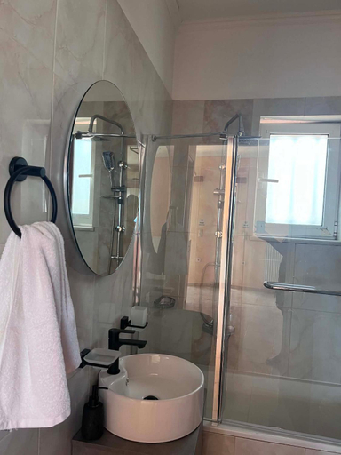 Bathroom, Angellinas Apartments, Crete