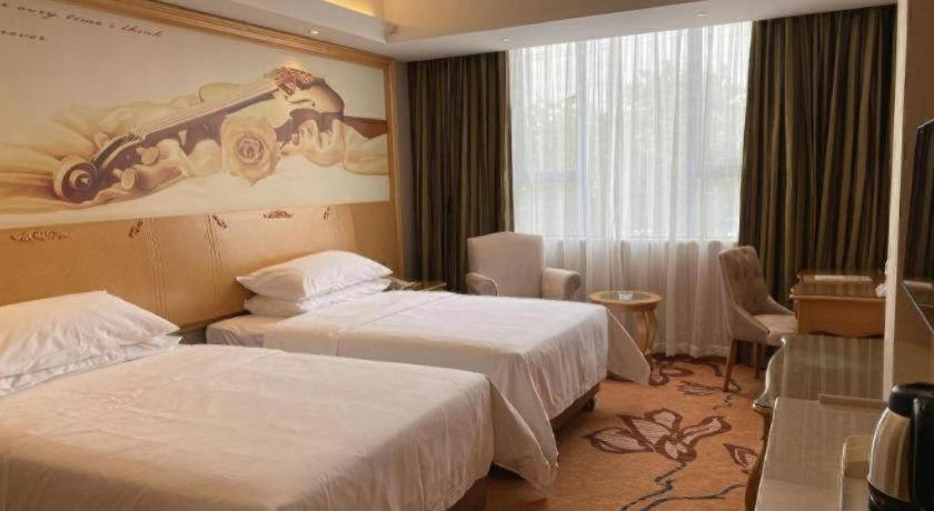Bedroom 2, Vienna Hotel Nanning Airport, Nanning