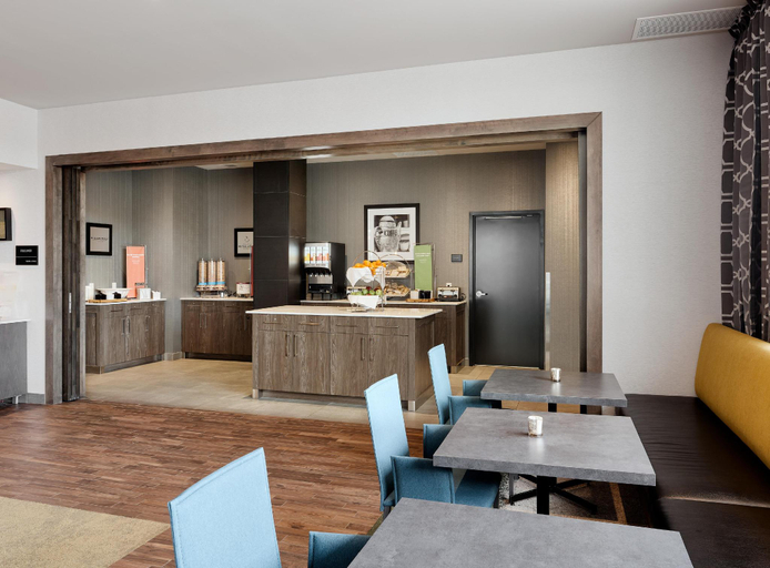 Food & Drinks 4, Hampton Inn & Suites by Hilton Quebec City Levis, Les Chutes-de-la-Chaudière