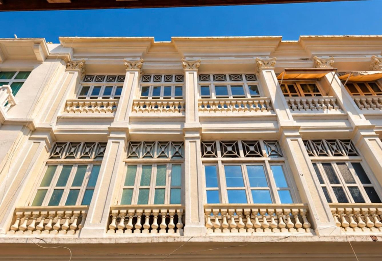 Exterior & Views