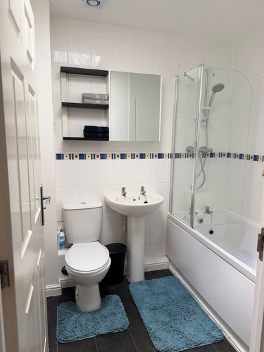 Bathroom 3, A&R Guest House - 2-bed Coach House, Bristol, South Gloucestershire