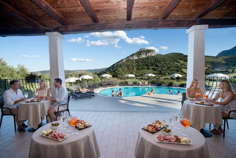 Food & Drinks, NIOLEO - Apartments and Pool, Nuoro
