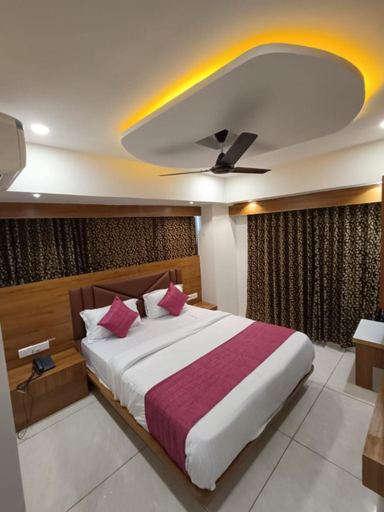 Bedroom 2, Hotel RK ICON, Ahmadabad